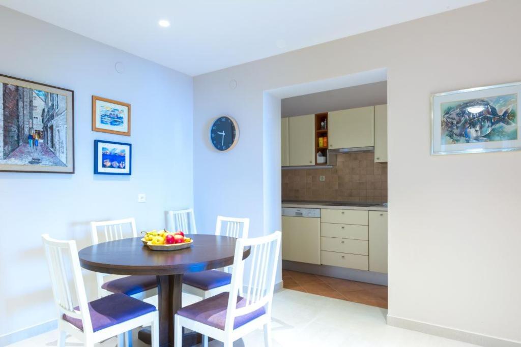 Mare Apartment *